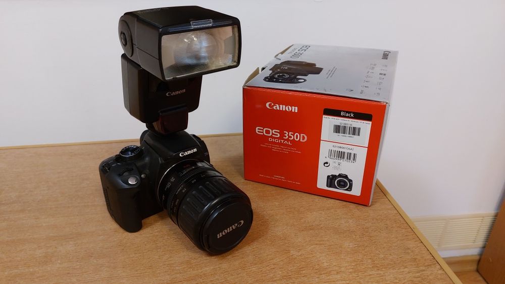 Фотоаппарат Canon EOS 350D со вспышкой Canon 540EZ