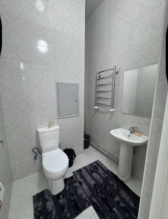 Срочно!!! Сдаётся 2Х 7/9 евро кв центр города в ул нукус 640*