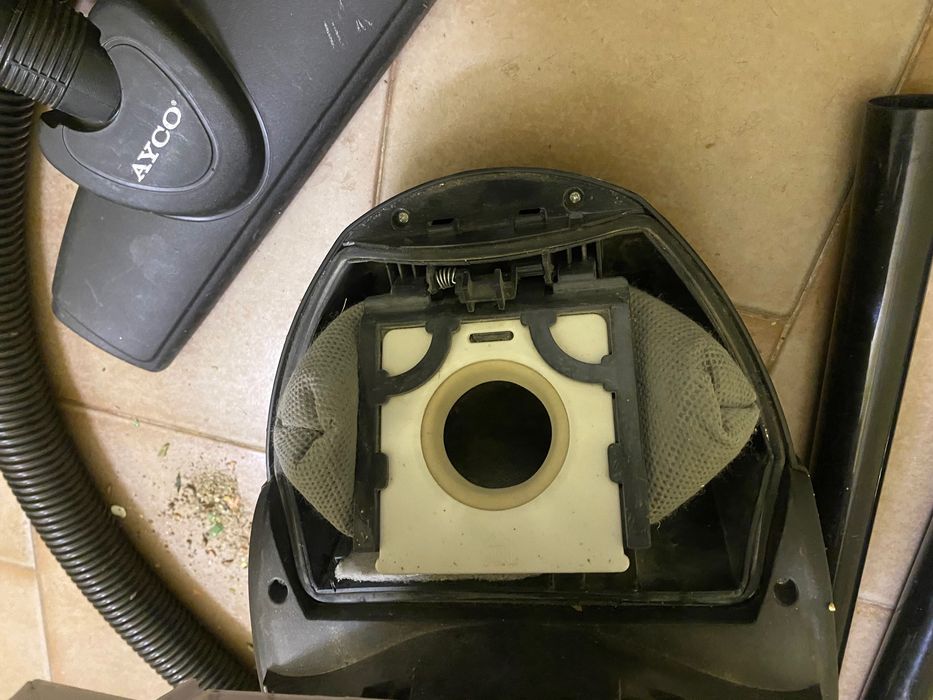 Продавам прахосмукачкa AYCO модел VCI 519