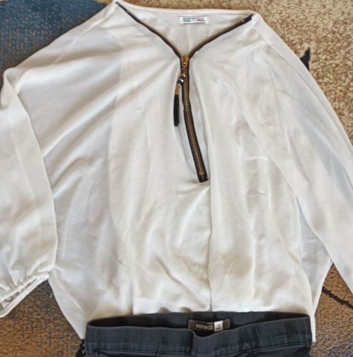 Blugi cu talie înaltă și cămașa top mărimea S