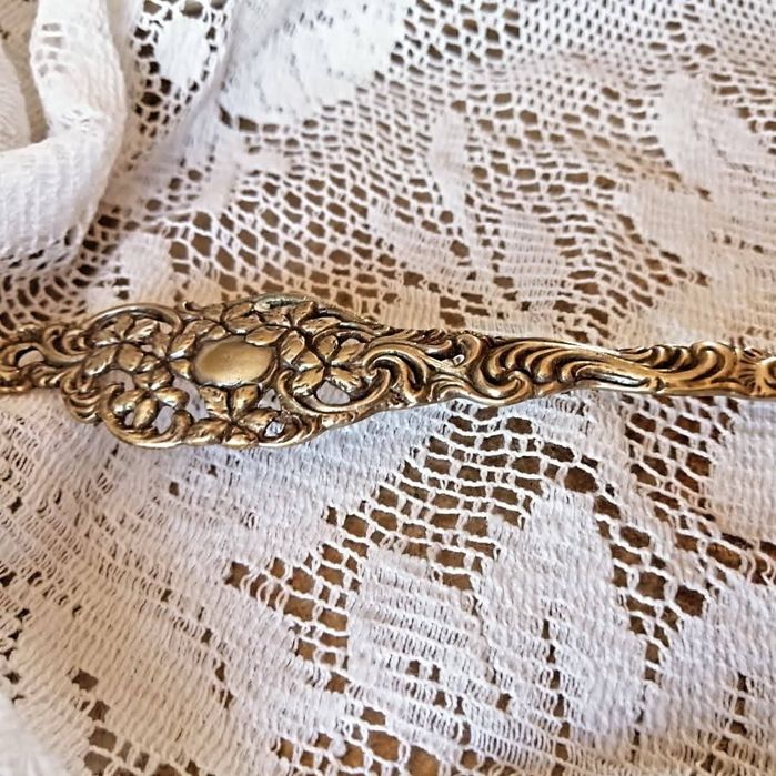 Сребърен прибор.