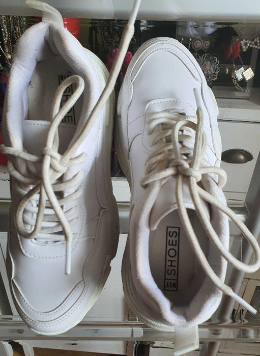 Adidasi albi talpa inalta de la NLY Shoes marimea 36