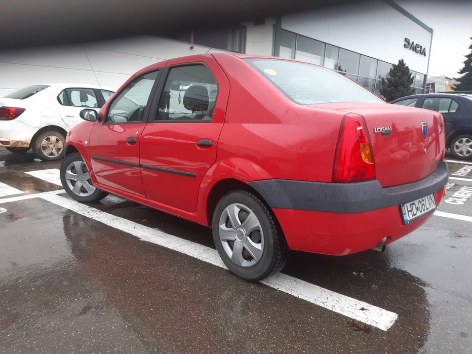 Vând Logan 1.4 benzina .70 000 km