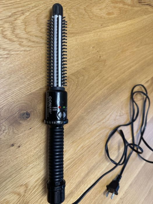 Perie ondulatoare Conair Instant Heat, pentru păr scurt