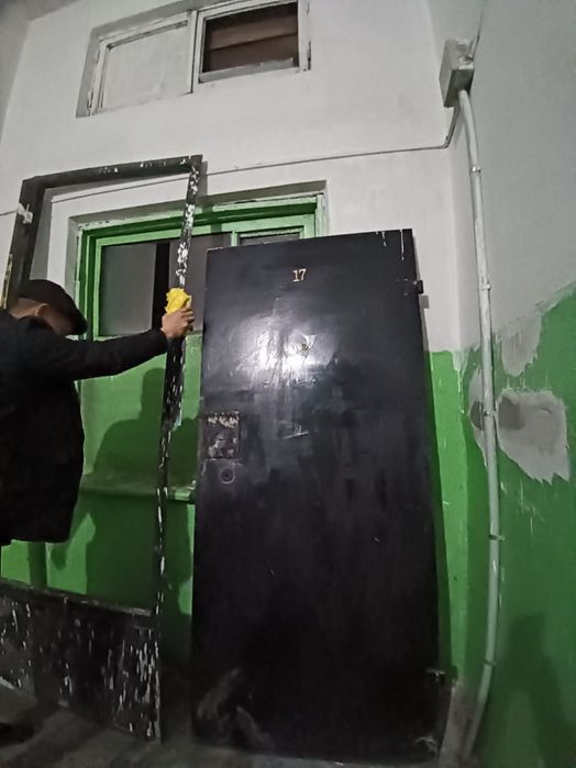 Железная входная дверь