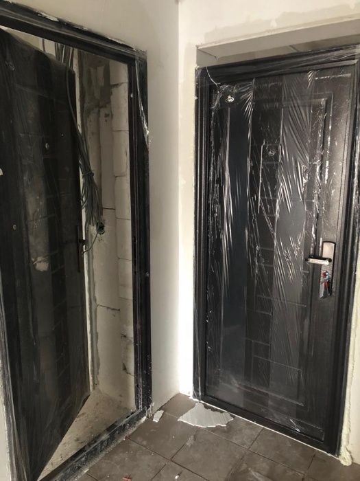 Usa metalica (noua)cu o yala 800 +200 montaj