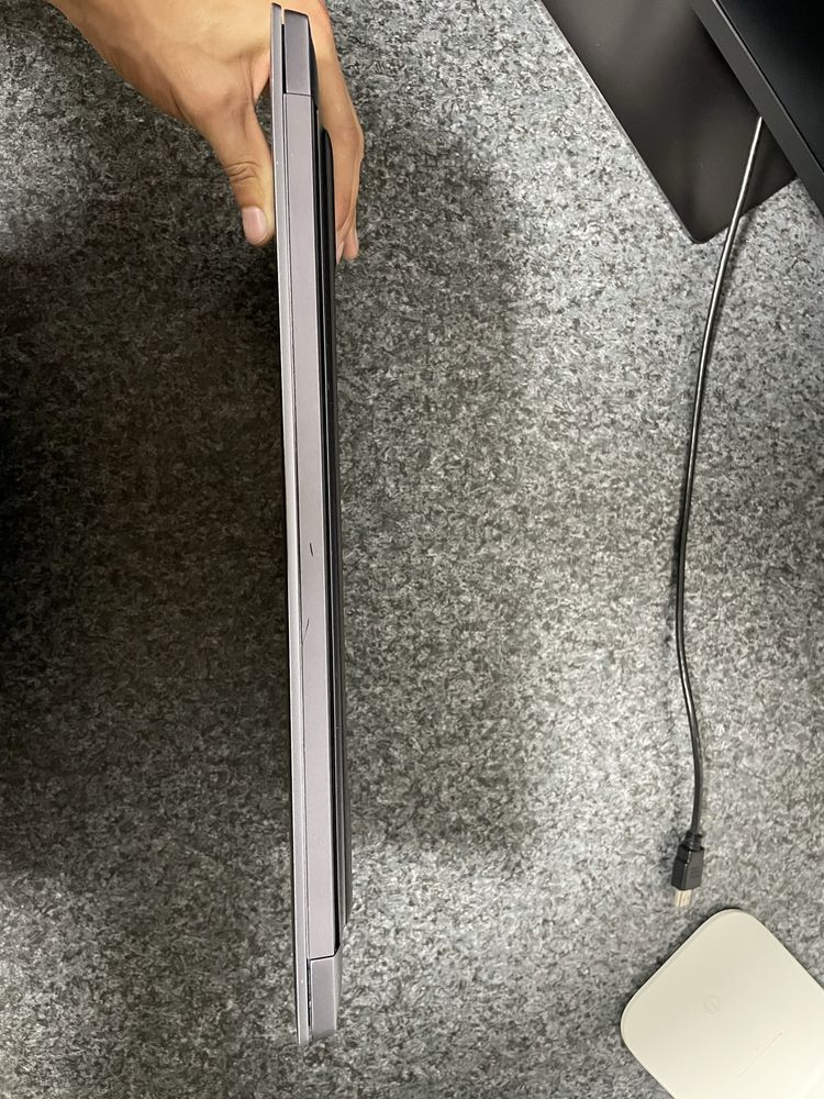 Noutbook huawei D16