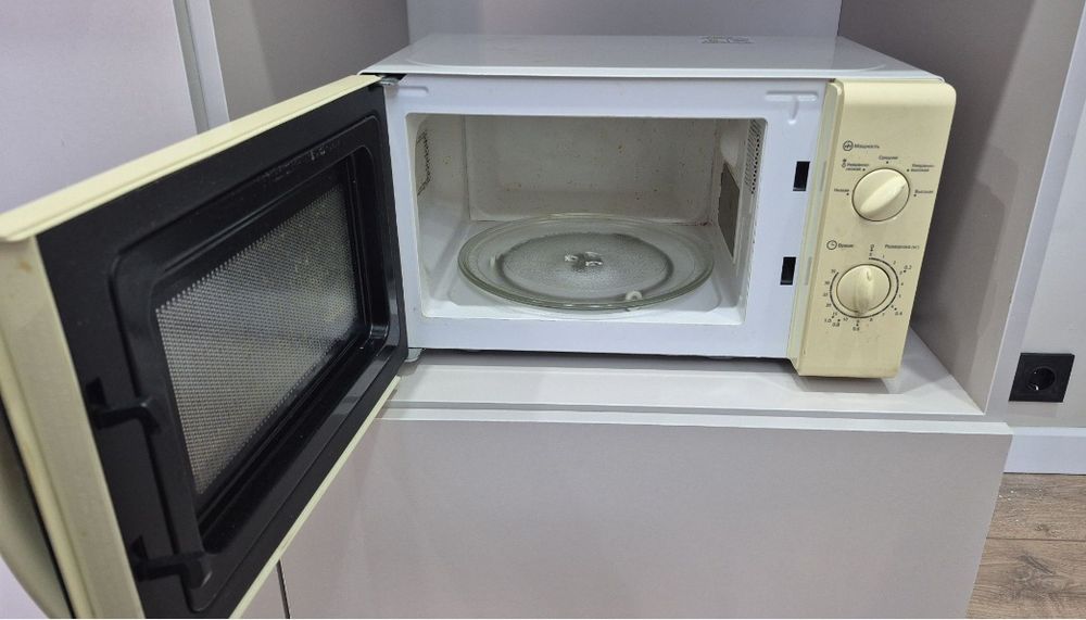 Микроволновка в идеальном состоянии Elenberg