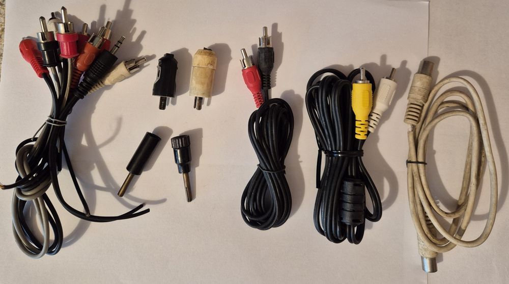 Diverse accesorii telefoane/cabluri audio-video