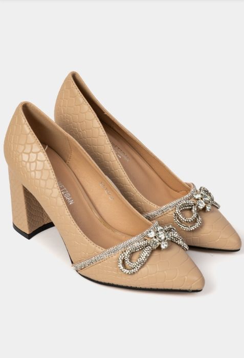 Новый туфли 38 размер.