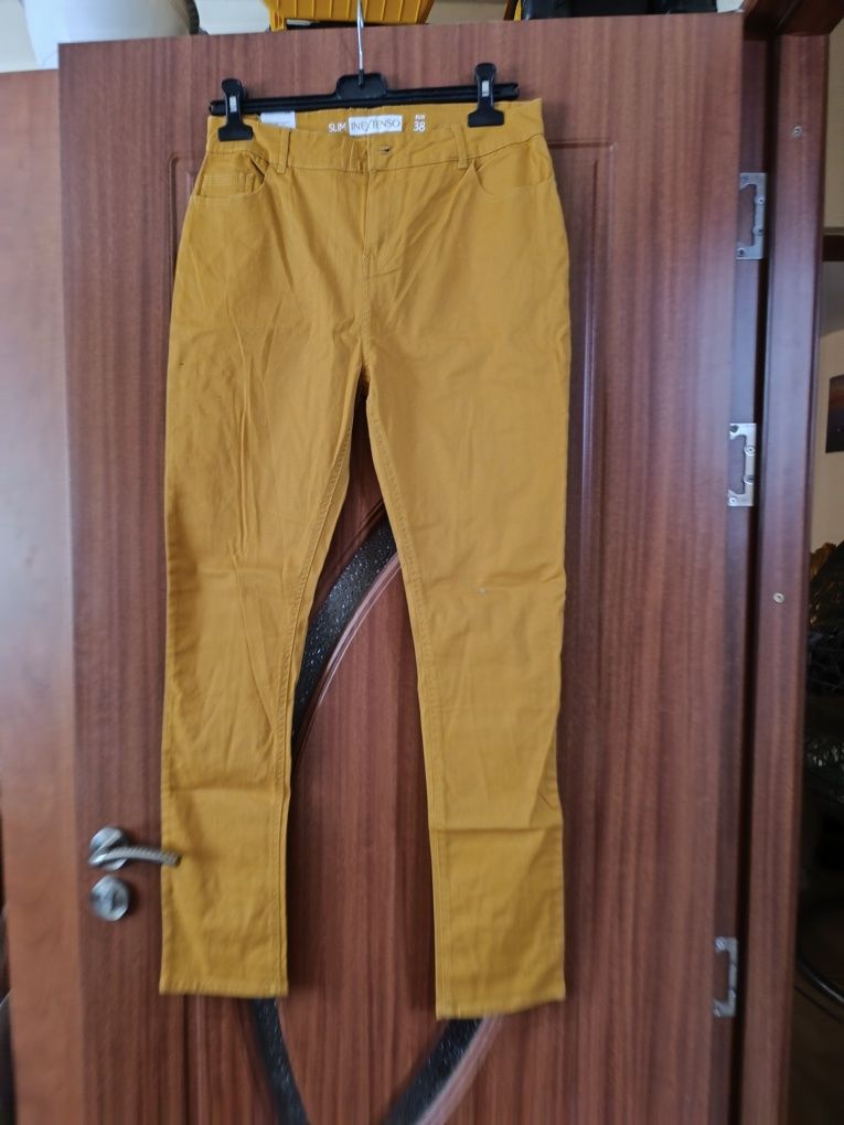 Pantaloni noi mărime 38