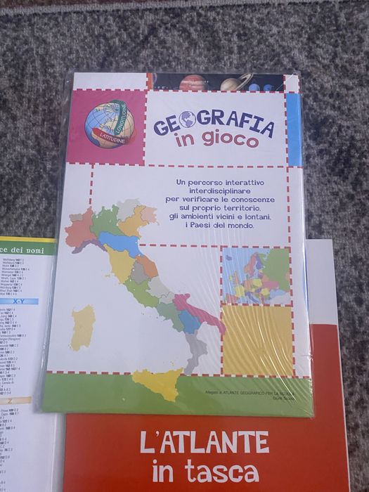Atlas geografic Italia ,Europa,Asia