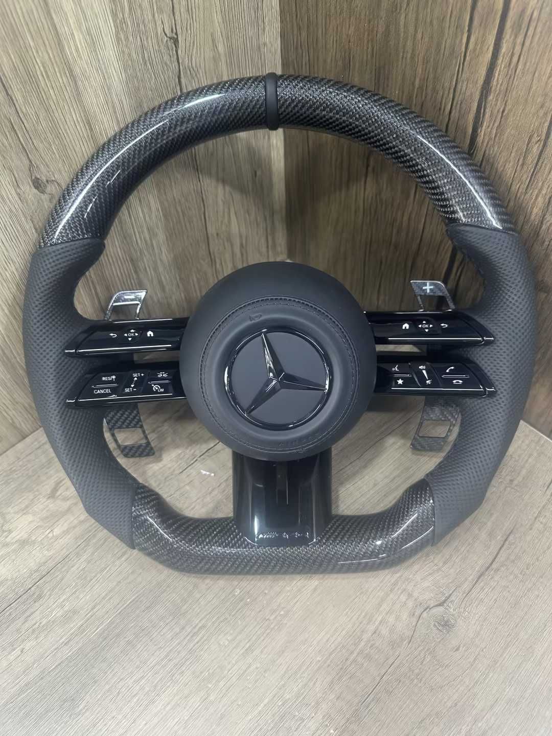 Mercedes Custom Спортен Волан – Персонализиран Дизайн!