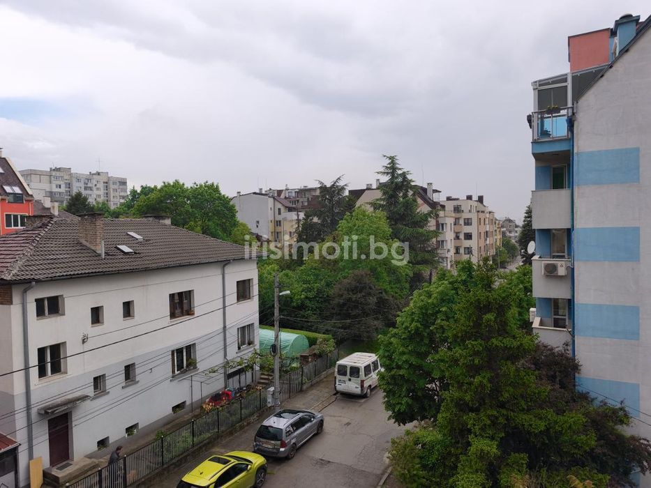 Под наем двустаен, €630, 65кв.м. в Редута