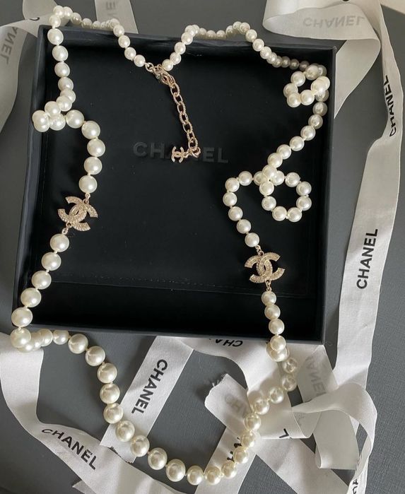 C*H*A*N*E*L обеци колие