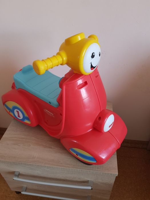 Детска количка за бутане с крачета