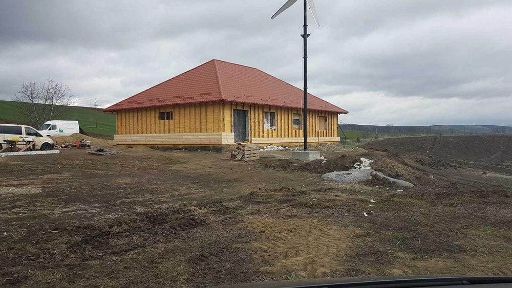 spuma poliuretanica pentru poduri , mansarde, beci si fatade