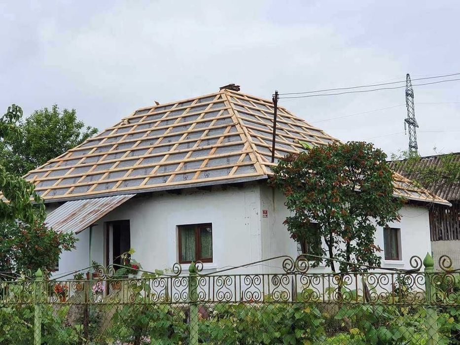 Firma de montaj acoperisuri tigla met si ceramica dulgherie etc