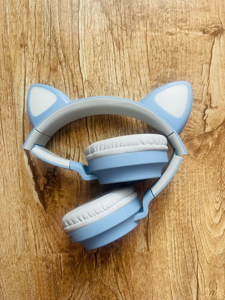 Casti Wireless, cu Microfon si Bluetooth, Bass Bost, Conectari multipl