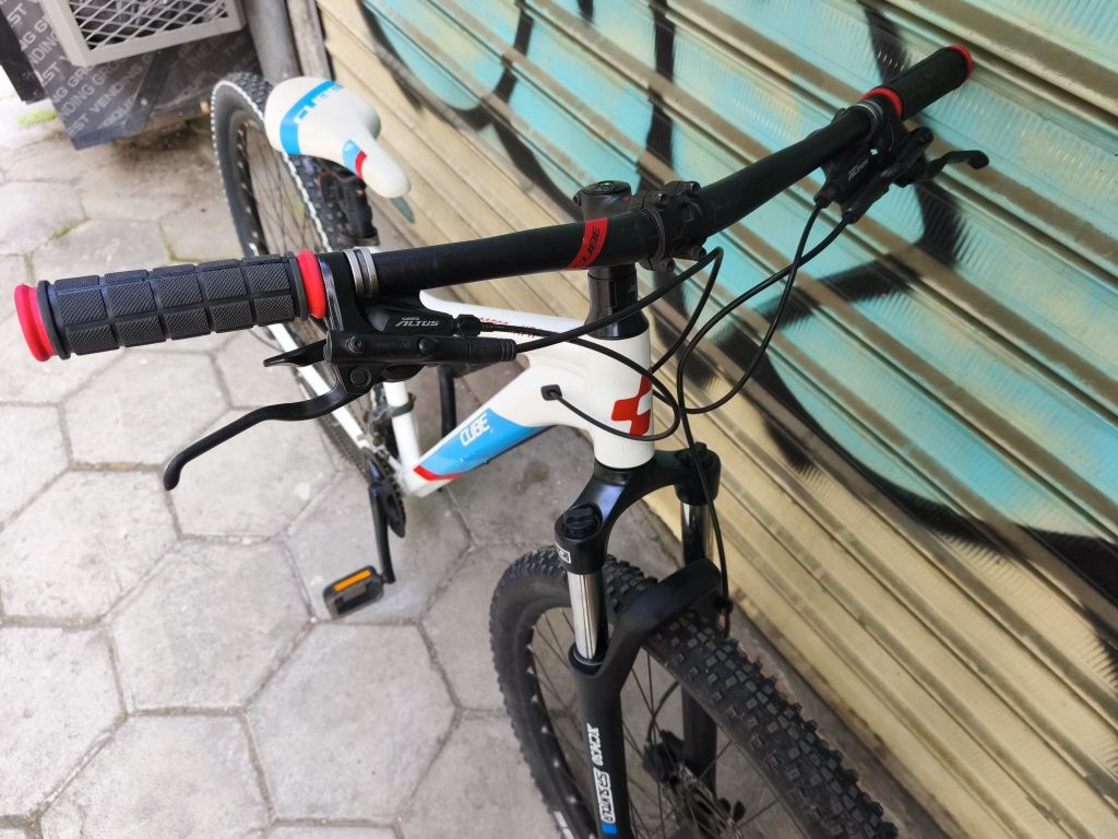 CUBE - Употребяван  качествен  велосипед 
29" цола Алуминиева  рамка -