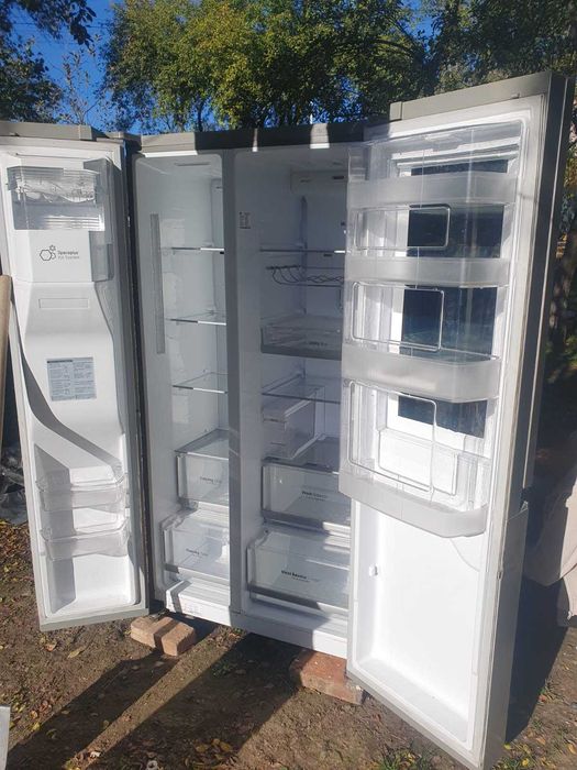 Vând Frigider LG Invertor linear