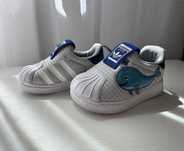 Adidași Adidas pentru copil – ca noi, cu balene, mărimea: 19.