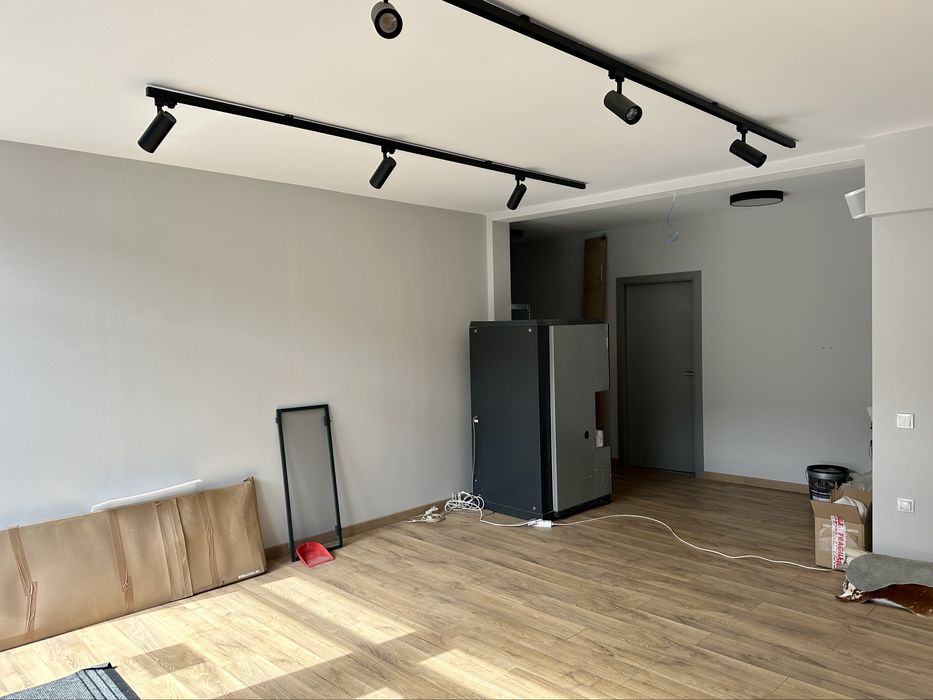 spatiu comercial de închiriat la rondul din 23 august