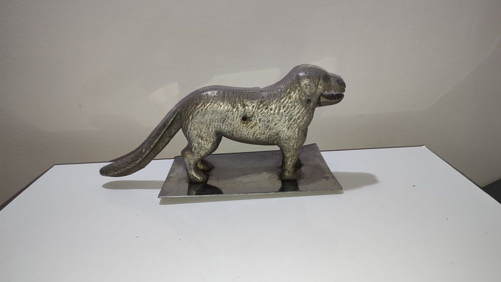 Spargator de nuci "caine"