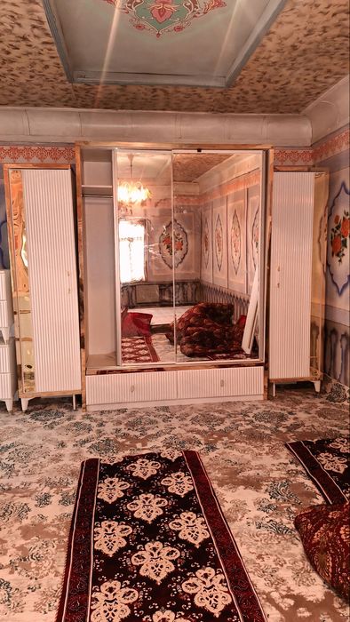 Мебель сотилати, аъло ҳолатда