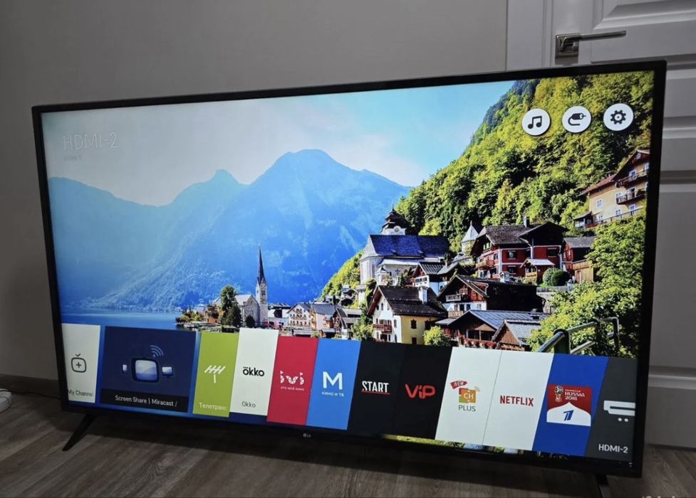 Телевизор LG 43 smart(смарт) в отличном состояние, без царапин и пятен