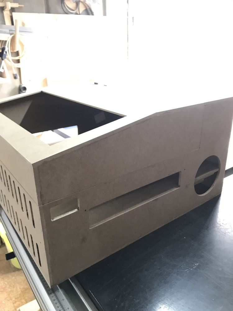 Кутия за лазер