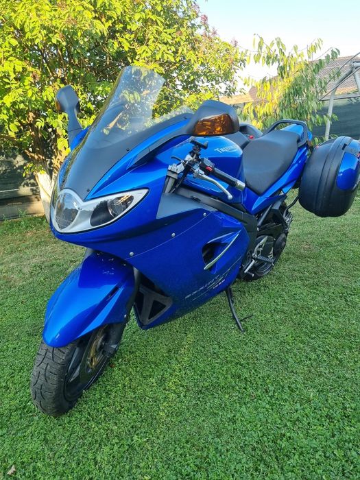 Triumph  St  1050
