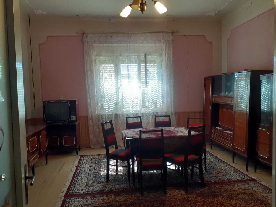 Casa de vanzare cu teren spatios in orasul Nadlac judetul Arad