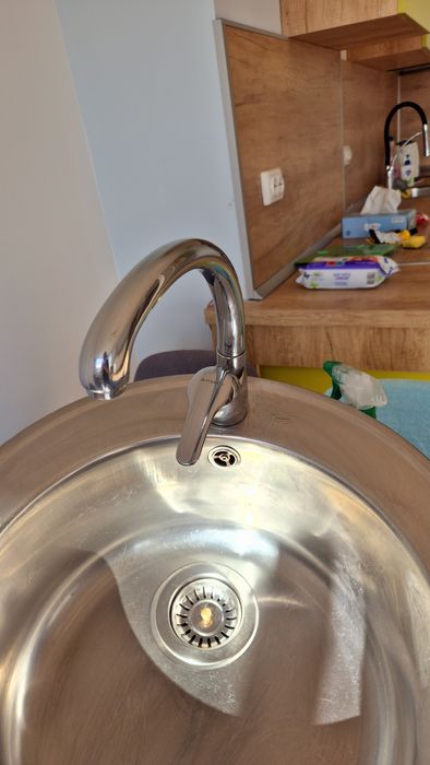 Мивка тека със смесител