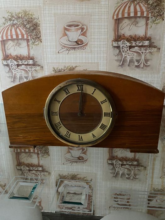 Продам часы настольные