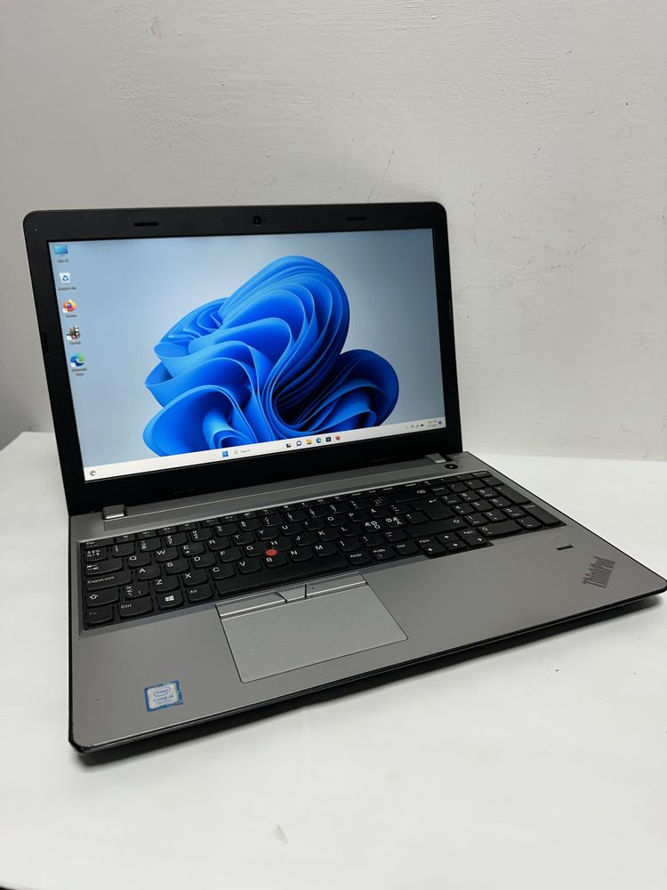 Lenovo ThinkPad E570-Full HD -Intel Core i5 7200U- 8GB ram- SSD 512 Gb