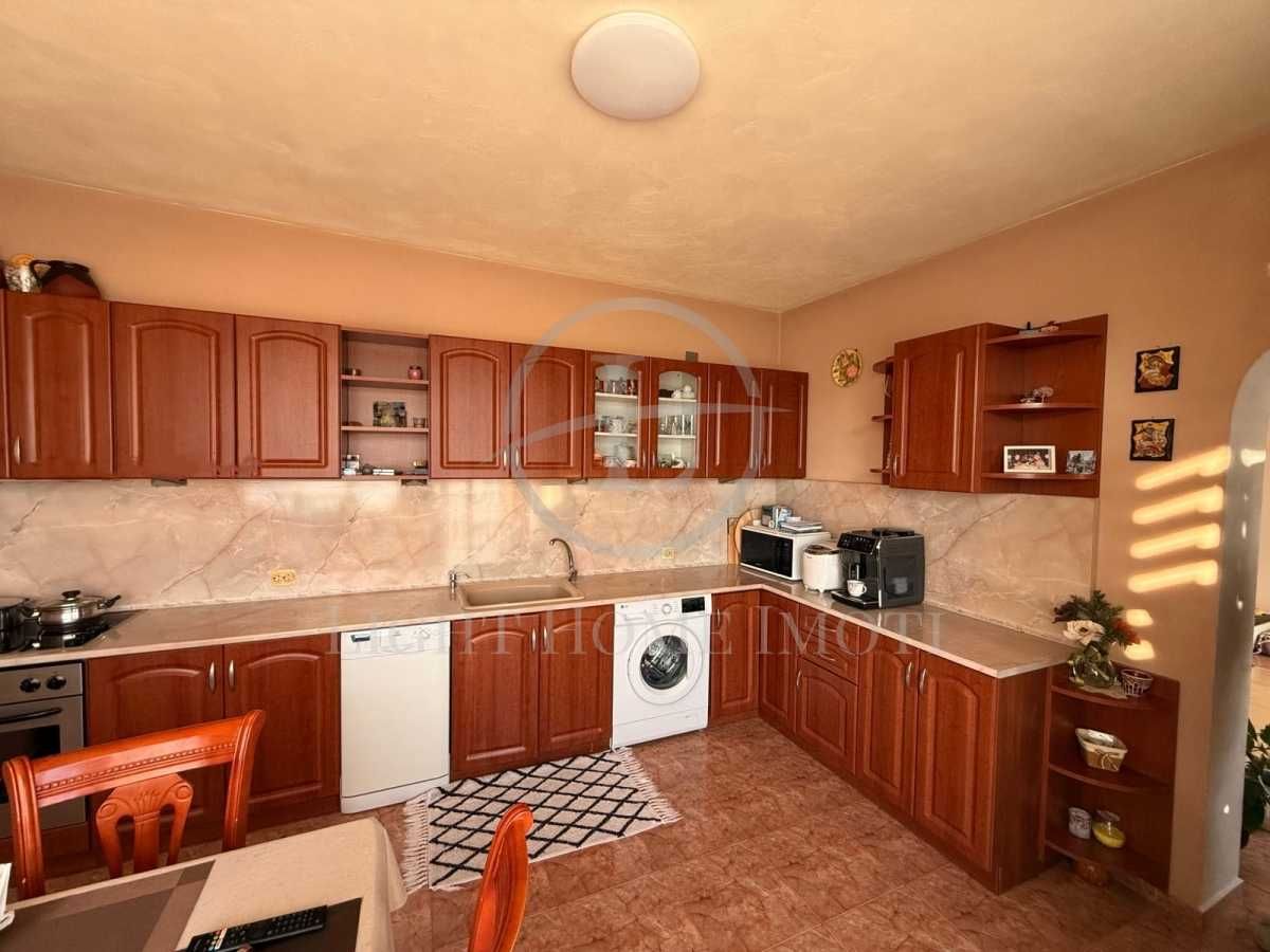 Продава се Етаж от къща в Пловдив, Кючук Париж - 140 кв.м за 1768 €/кв.м - Снимка #2