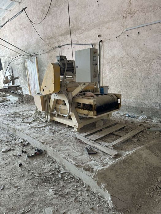 Лентова машина за рязане на камък с пет диска mkn 350