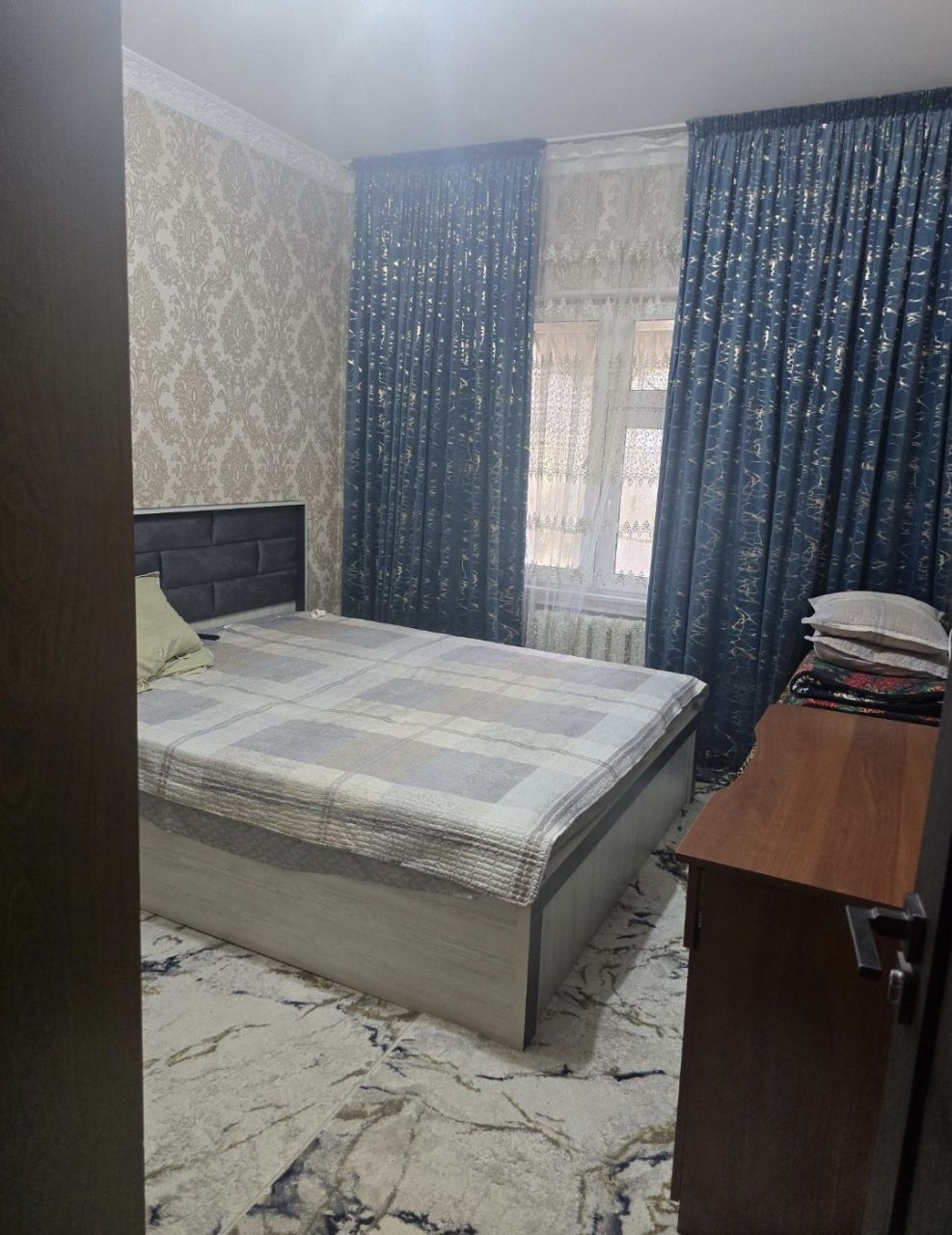 Юнусабад 19 квартал. Продается квартира  4/1/5