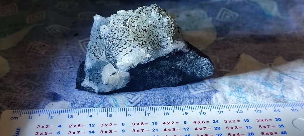 Кристали парчета Геоди от Родопите
Всички са уник