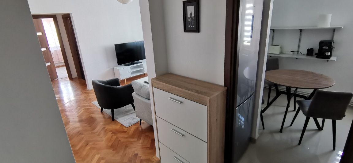 Proprietar, închiriez apartament str Rahovei