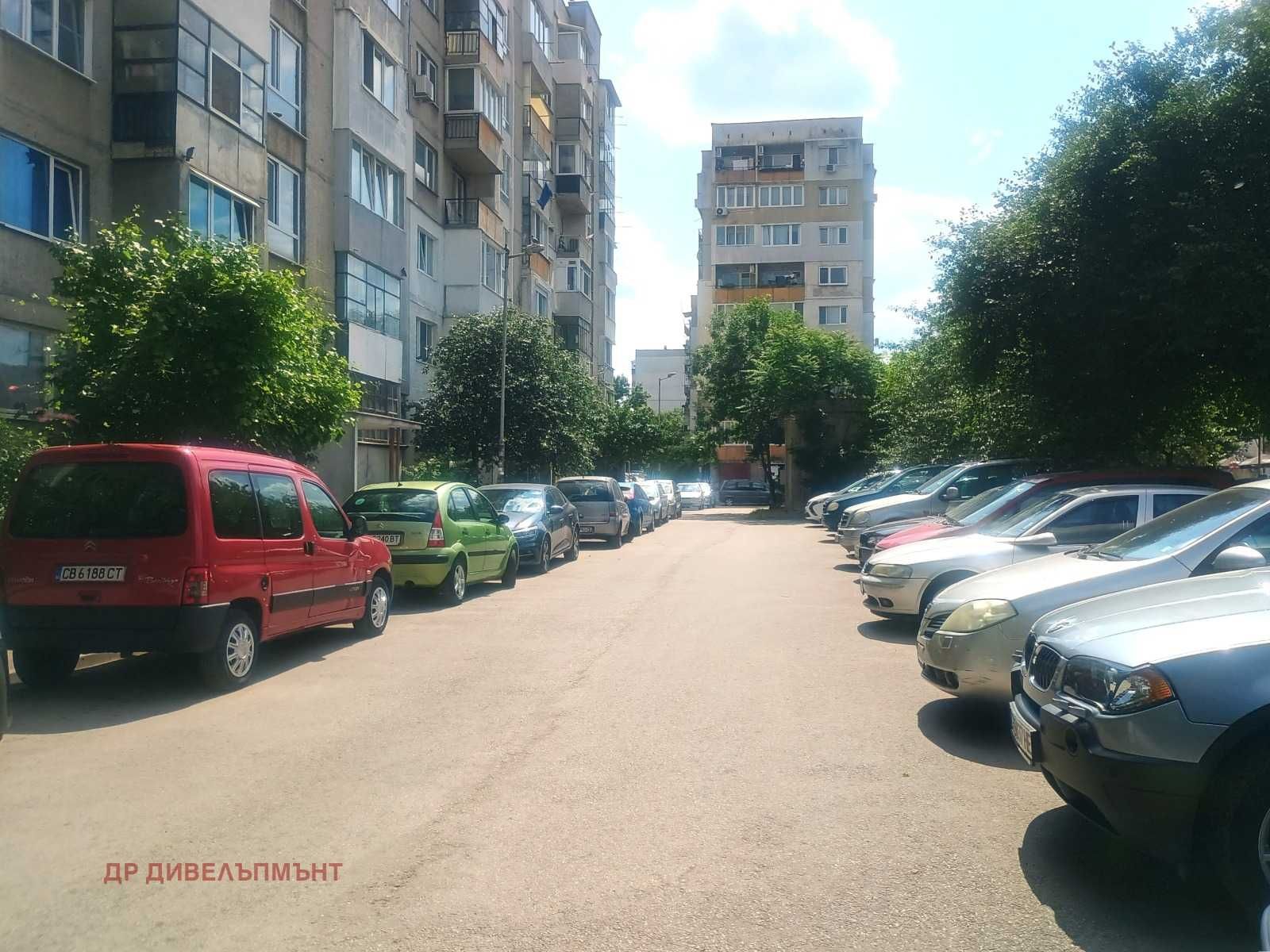 Продава 3-СТАЕН
град София, Фондови жилища, ул. Пражка пролет