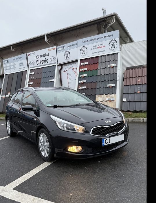 Kia Ceed Kia Ceed SW 2014 Baterie noua, anvelope de iarna