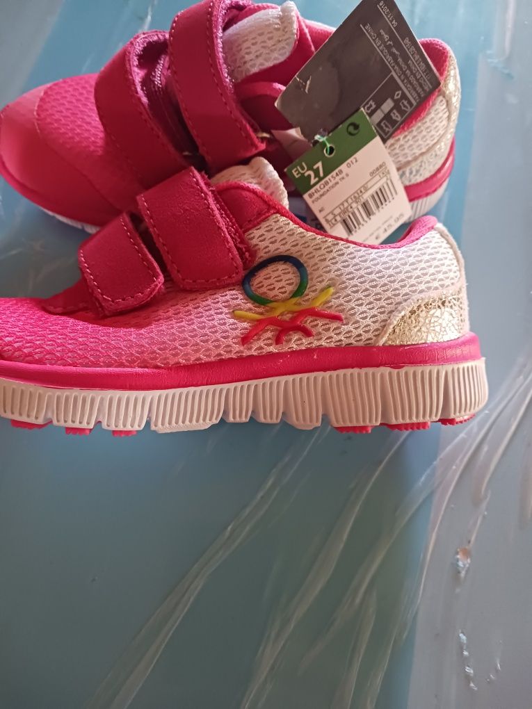 Adidași pentru fete Benetton