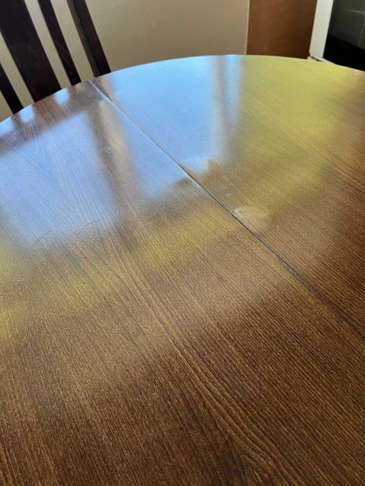 Маса и столове 4 бр.