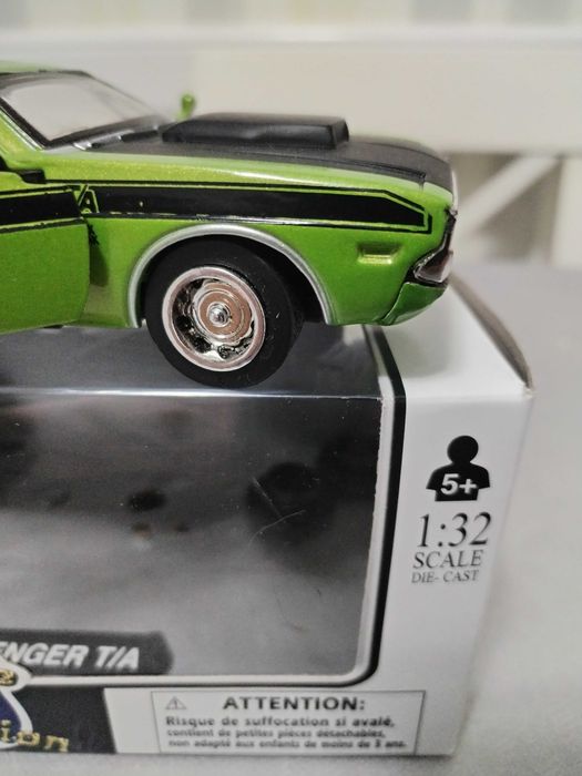 Vand 2 masinute metalice la scara1:32