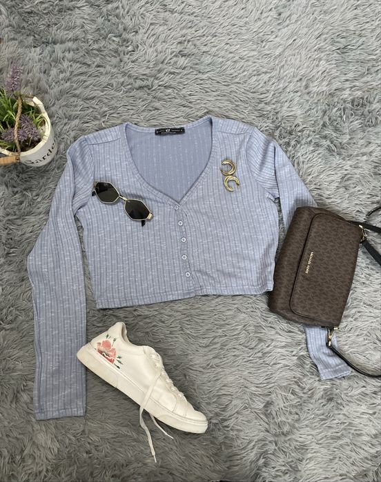 Кофты на пуговицах . Бренд ! Дешево ! Срочно !