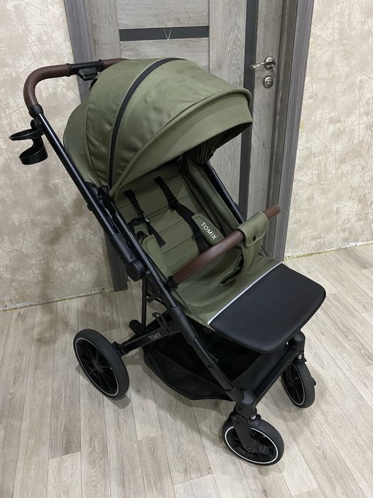 Коляска прогулочная Tomix