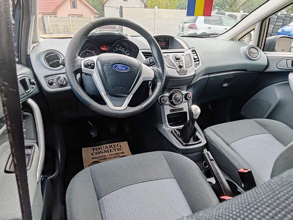 Vând auto Ford Fiesta