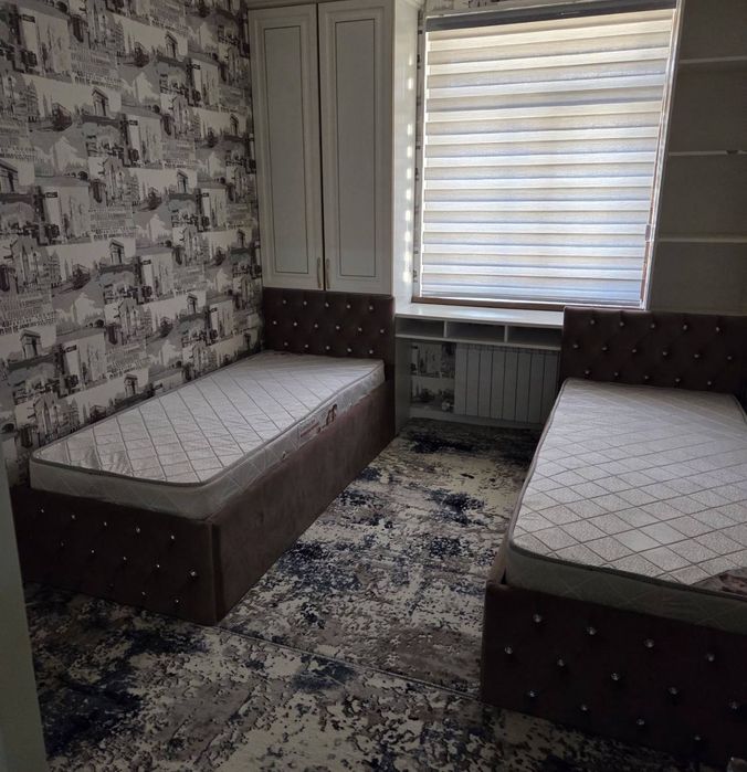 2 xonali kvartira bor Buyuk Ipak Yoʻli metrosi yaqinida